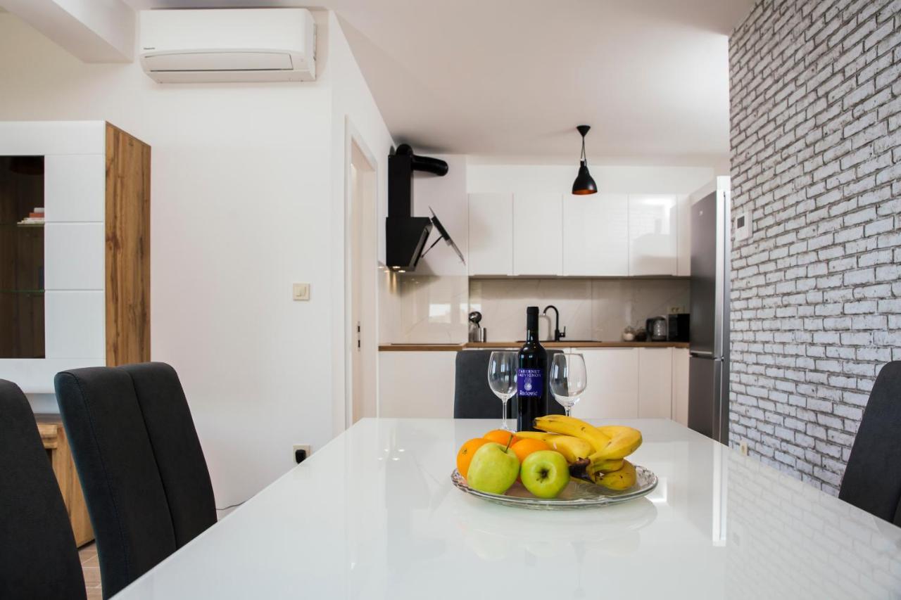 Apartman Magdalena Apartamento Makarska Exterior foto
