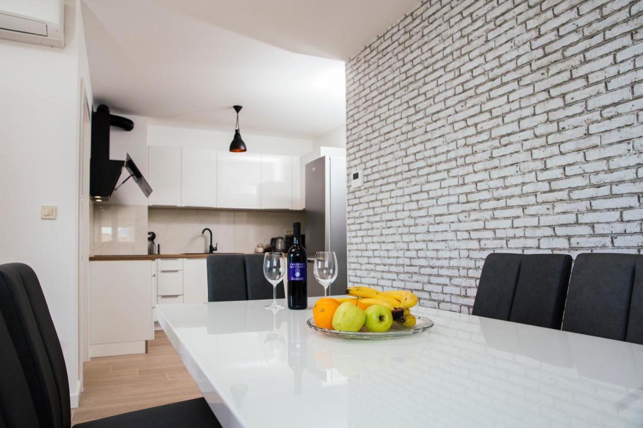 Apartman Magdalena Apartamento Makarska Exterior foto