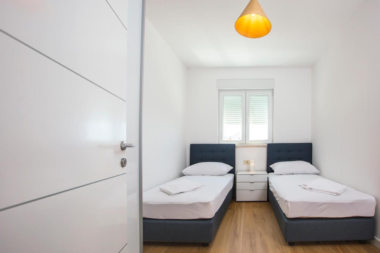 Apartman Magdalena Apartamento Makarska Exterior foto